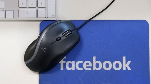 Social media vs Select Committee