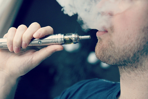 Vaping drivers risk prosecution